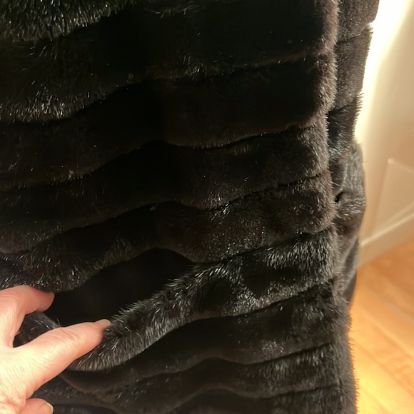 Real MINK VEST Pristine Condition Luxurious feel and look pit to pit 20.5” - Picture 8 of 14